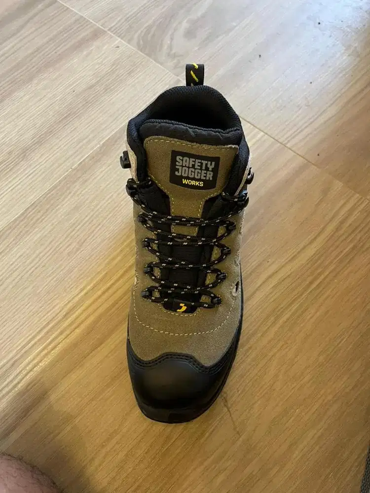 Sepatu Safety Jogger
