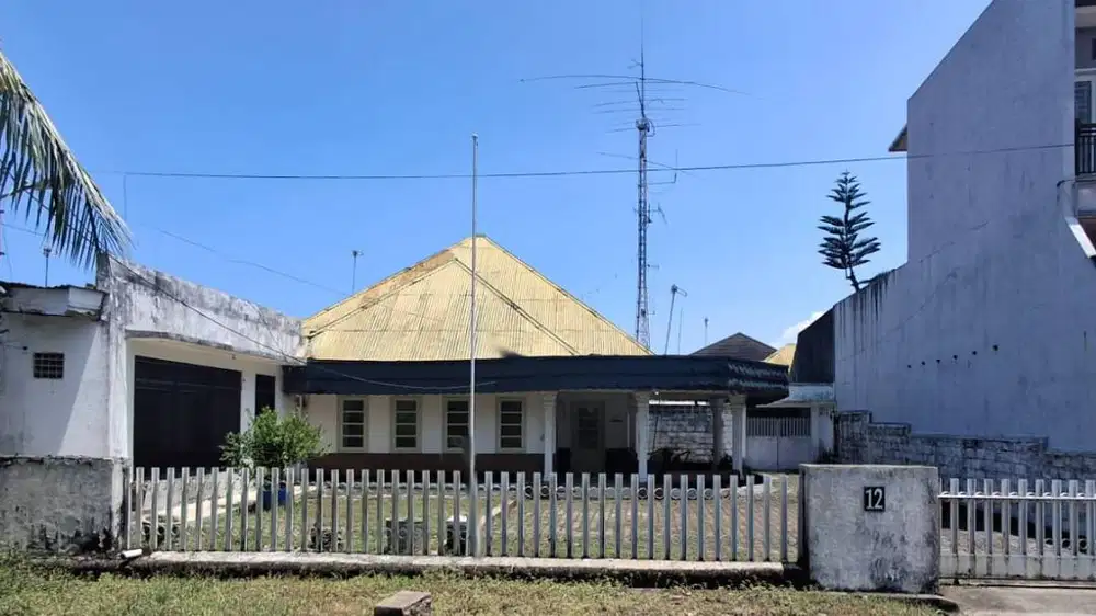 DIJUAL CEPAT RUMAH + LAHAN LUAS Harga : Rp. 8,5M -	LUAS TANAH : 882 m2