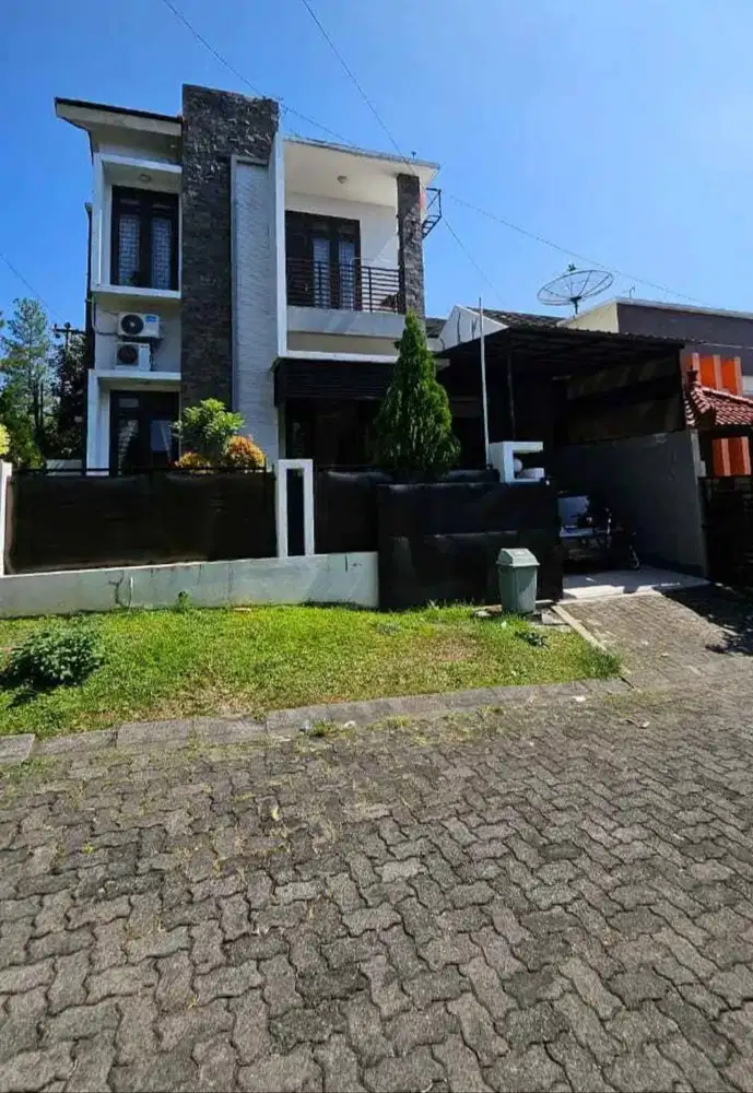 Rumah hook bonus furnish dekat kodam di banyumanik