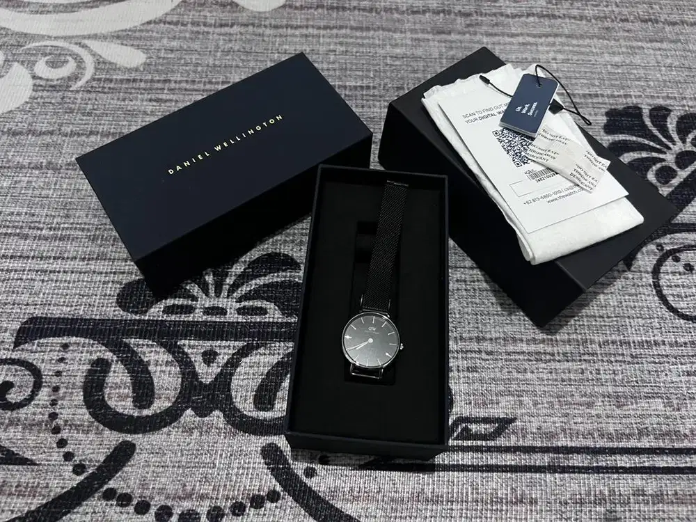 Daniel Wellington Clasic Petite Ashfield Black Silver 28mm