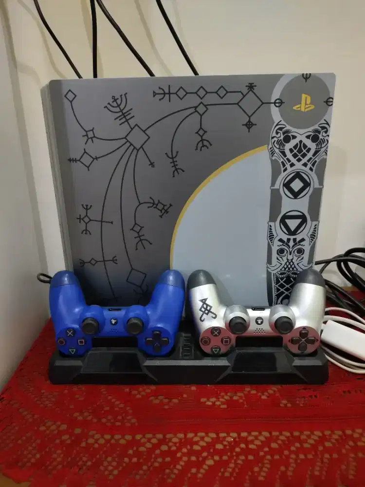 PS4 Pro God Of War Limited Edition