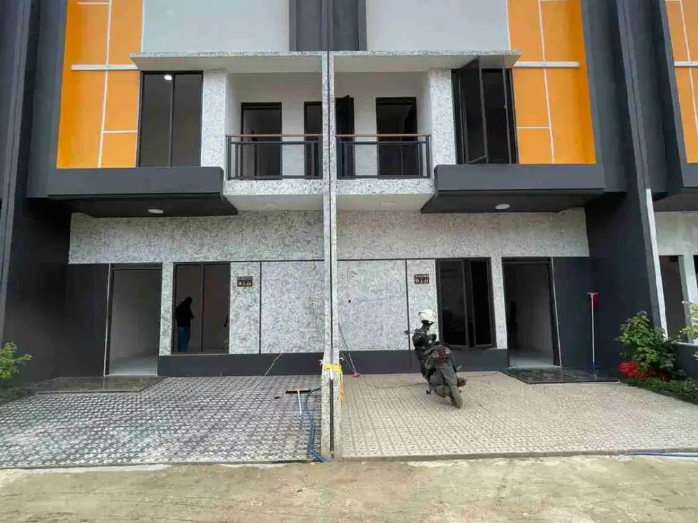 Lokasi pinggir jalan cash dan kpr tersedia..