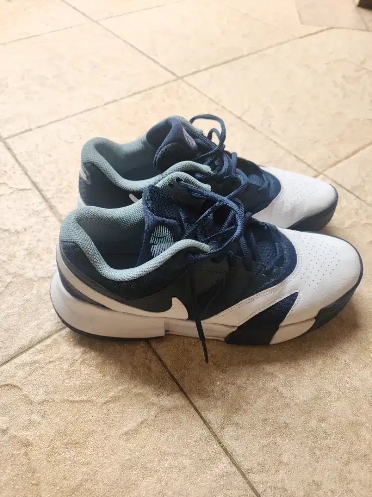 FS Sepatu Tennis Nike Court Lite 4