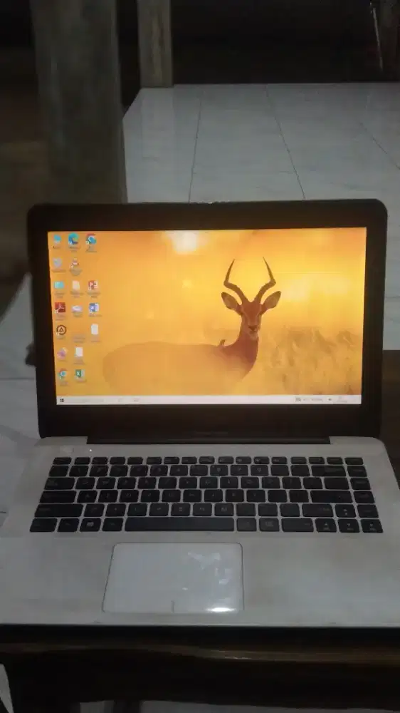 LAPTOP ASUS JUAL BUTUH BUAT BEROBAT NENEK