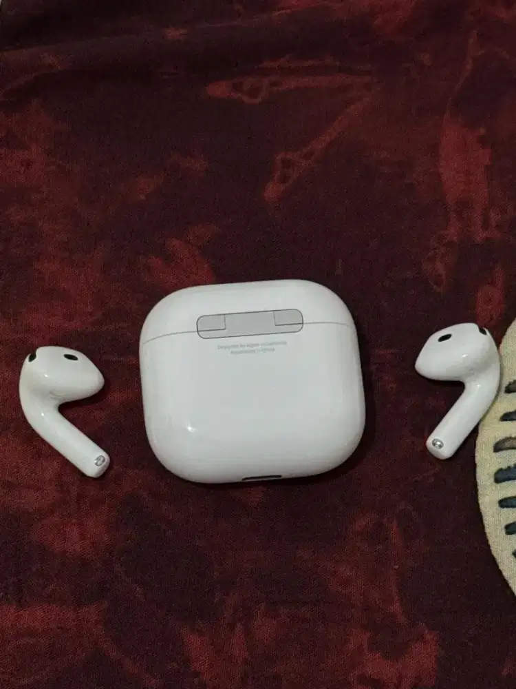Airpods 4 garansi ibox resmi