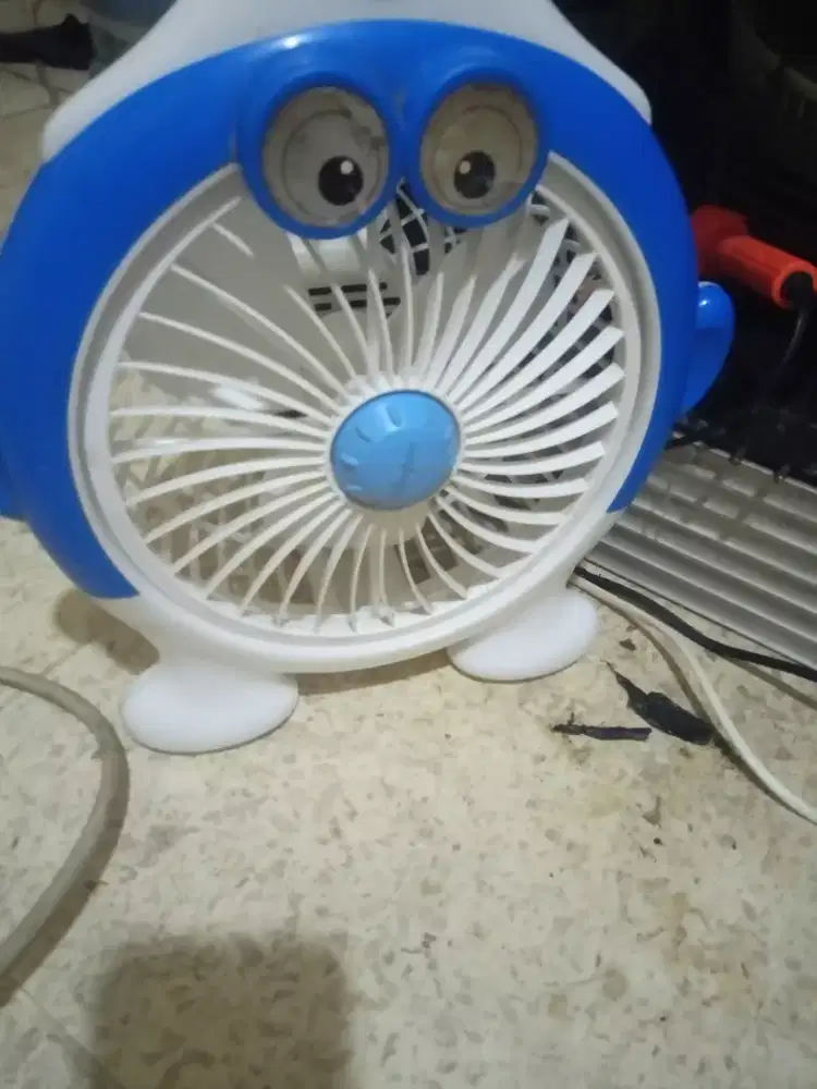 Kipas kecil karakter