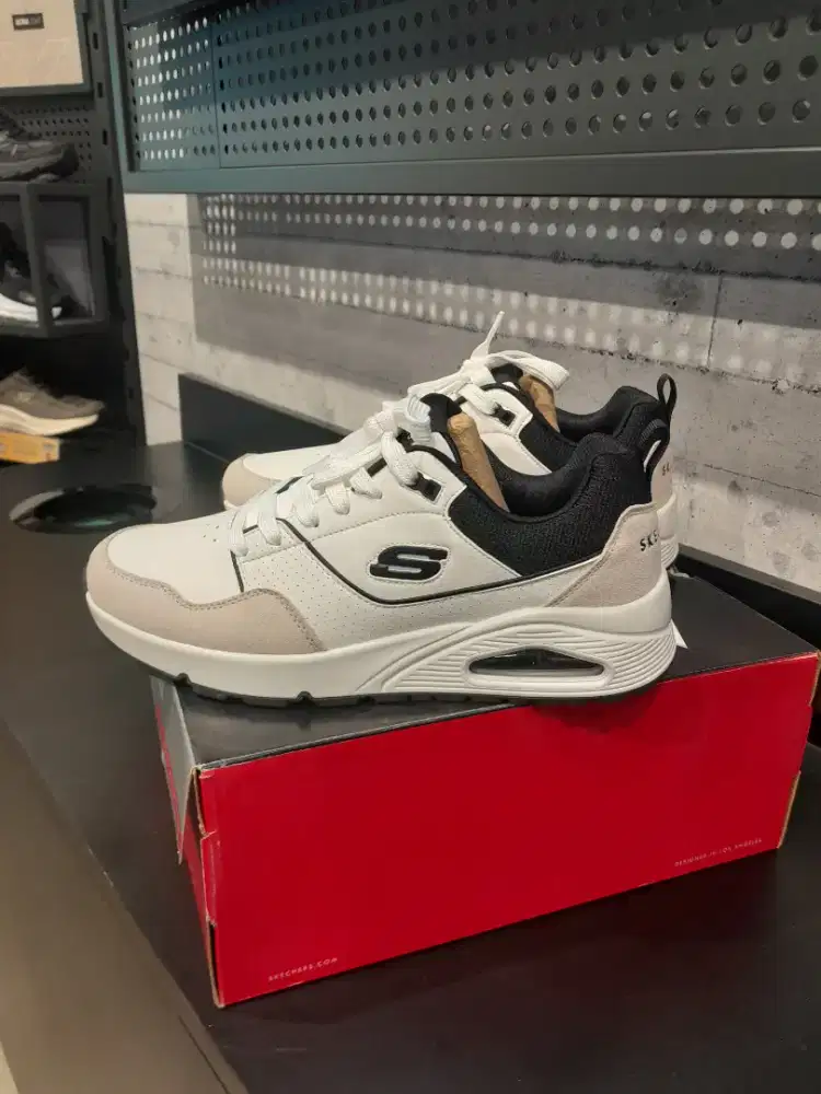 SKECHERS UNO SIZE 42