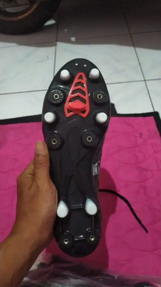 Sepatu bola Mizuno orginal size42