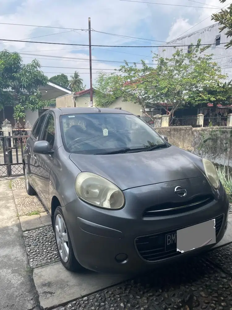 Dijual nissan march 2011