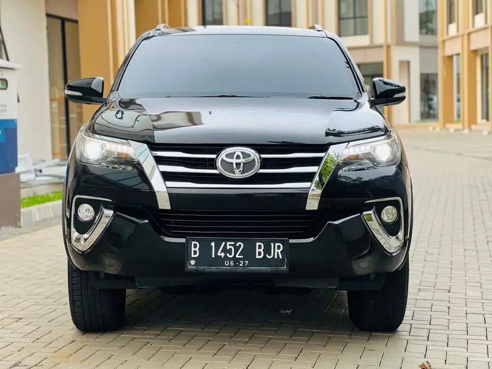 TDP68JT NEGO |TOYOTA FORTUNER 2.4 VRZ DIESEL MATIC HITAM 2017 /2018
