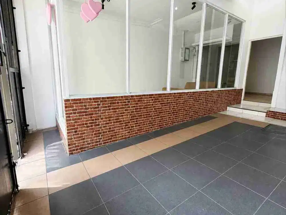 RUKO JELAMBAR TEMPAT STRATEGIS