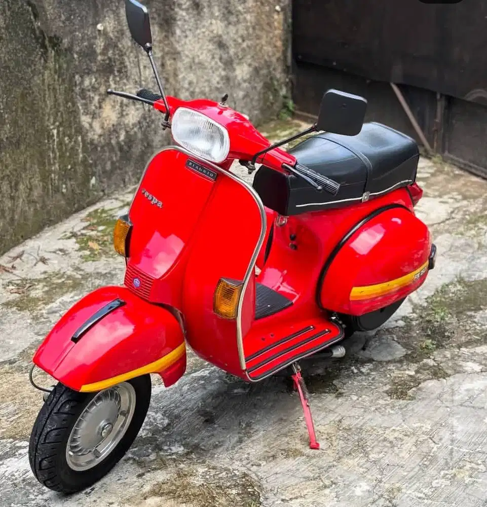 Vespa P 150 E tahun 1985 (Exclusive 1)