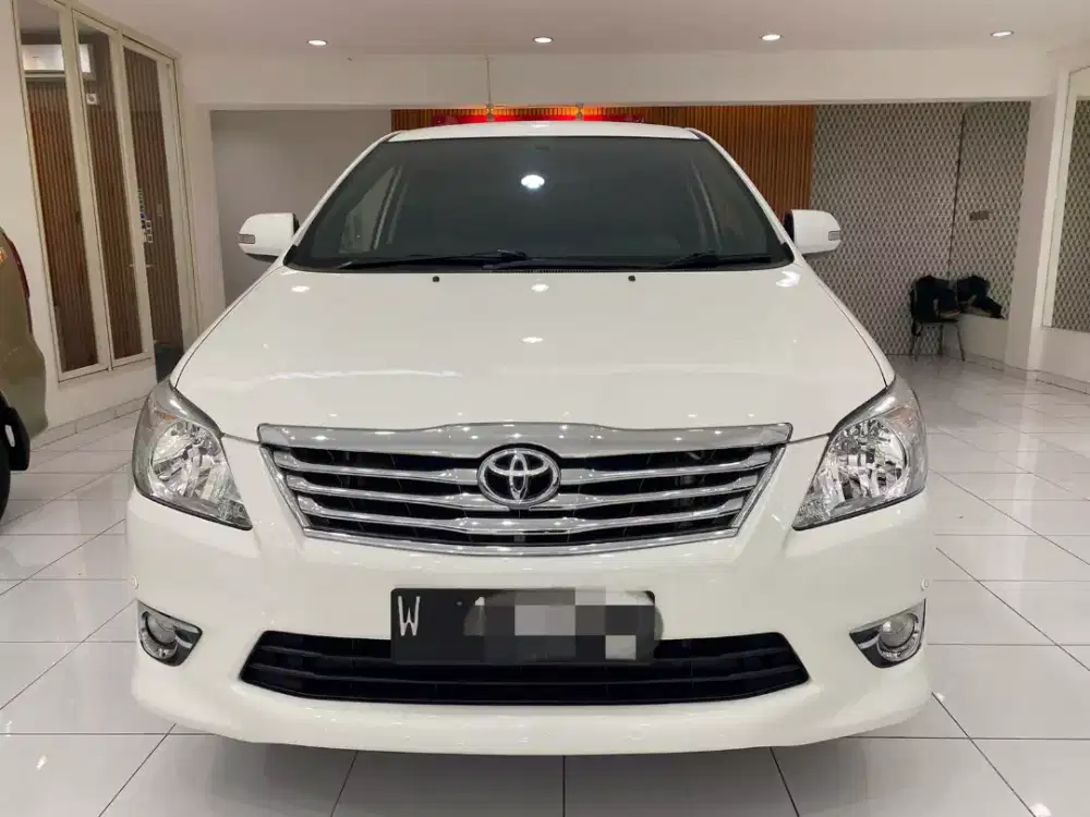 Toyota kijang Innova 2011 V 2.0 AT super istimewa