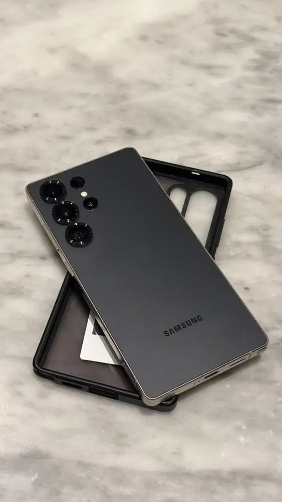 SAMSUNG S25 ULTRA 1TB RAM 12 GB LIKE NEW