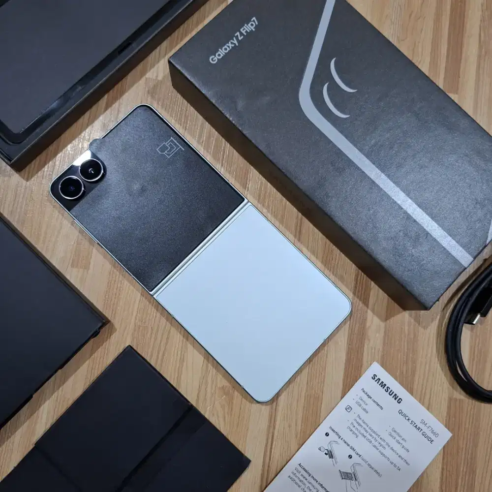 Samsung Z Flip 7 12/512 Kaya Baru