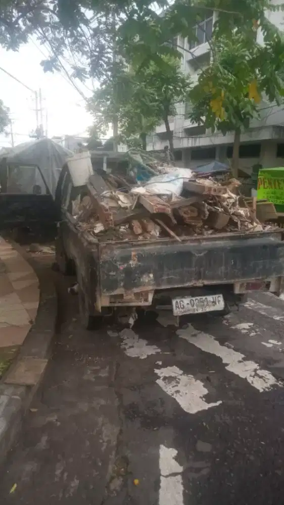 Bersihkan sampah geragal dll