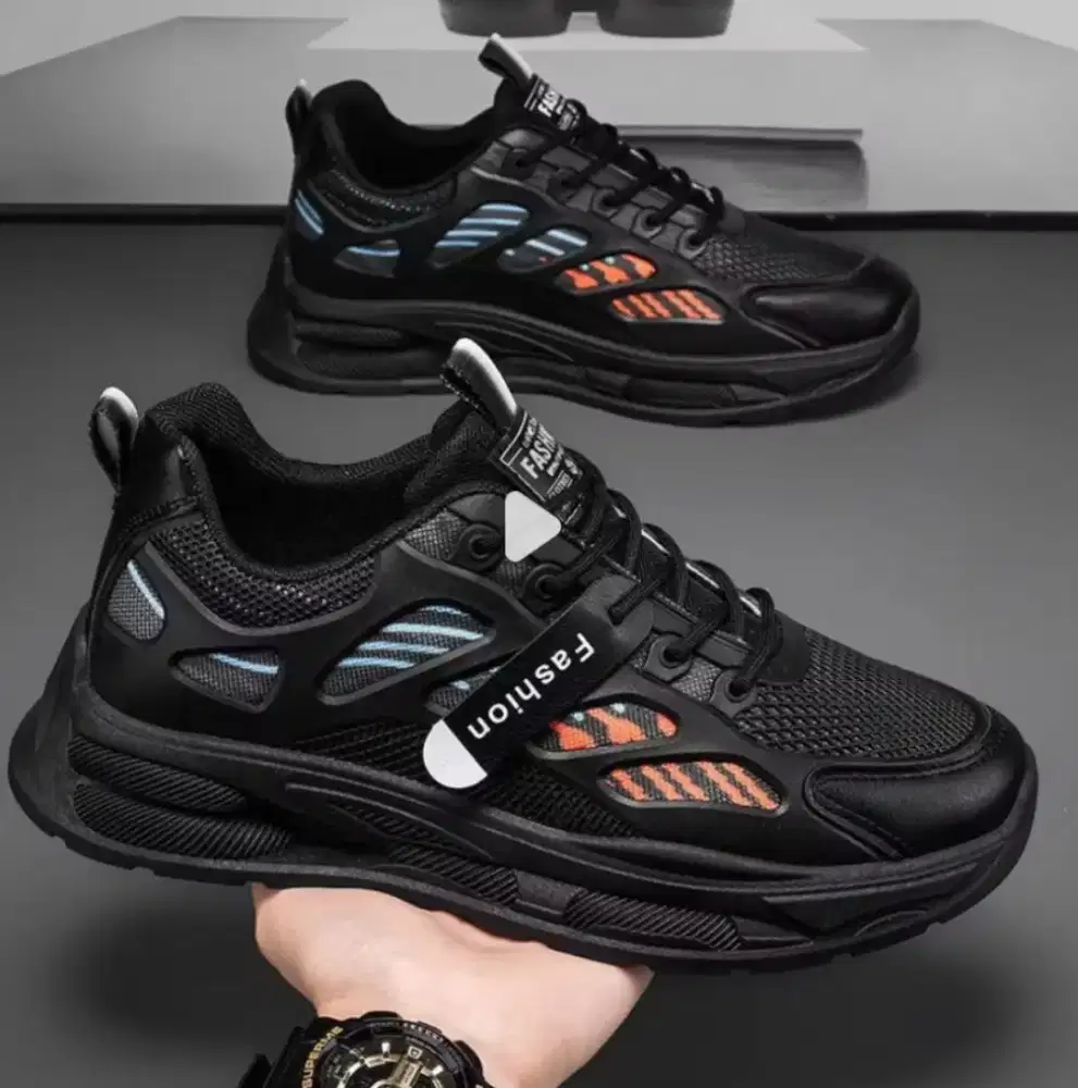 Jasa cuci sepatu panggilan