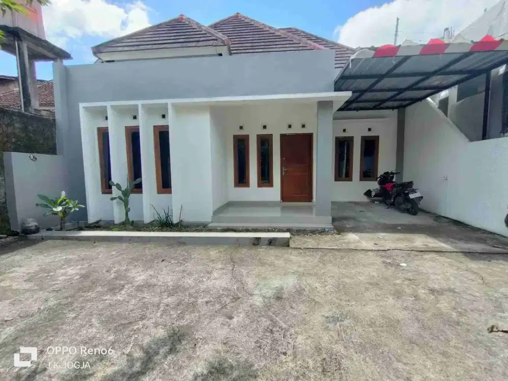 Rumah dlm komplek di jogja bay maguwoharjo unit pojokan