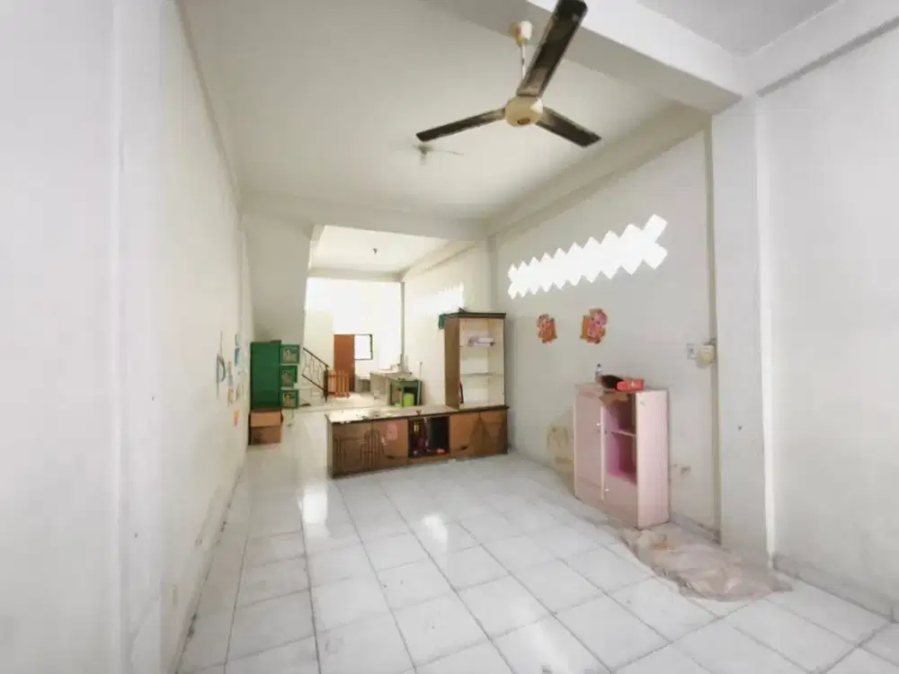 Disewakan Rumah 3 tingkat Jalan Tulang Bawang Medan
