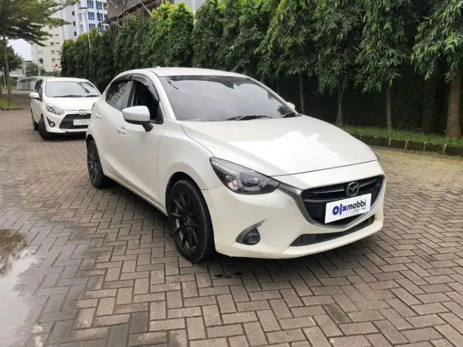 DP MURAH Mazda 2 1.5 R Skyactiv Bensin-AT 2017  CWGYB