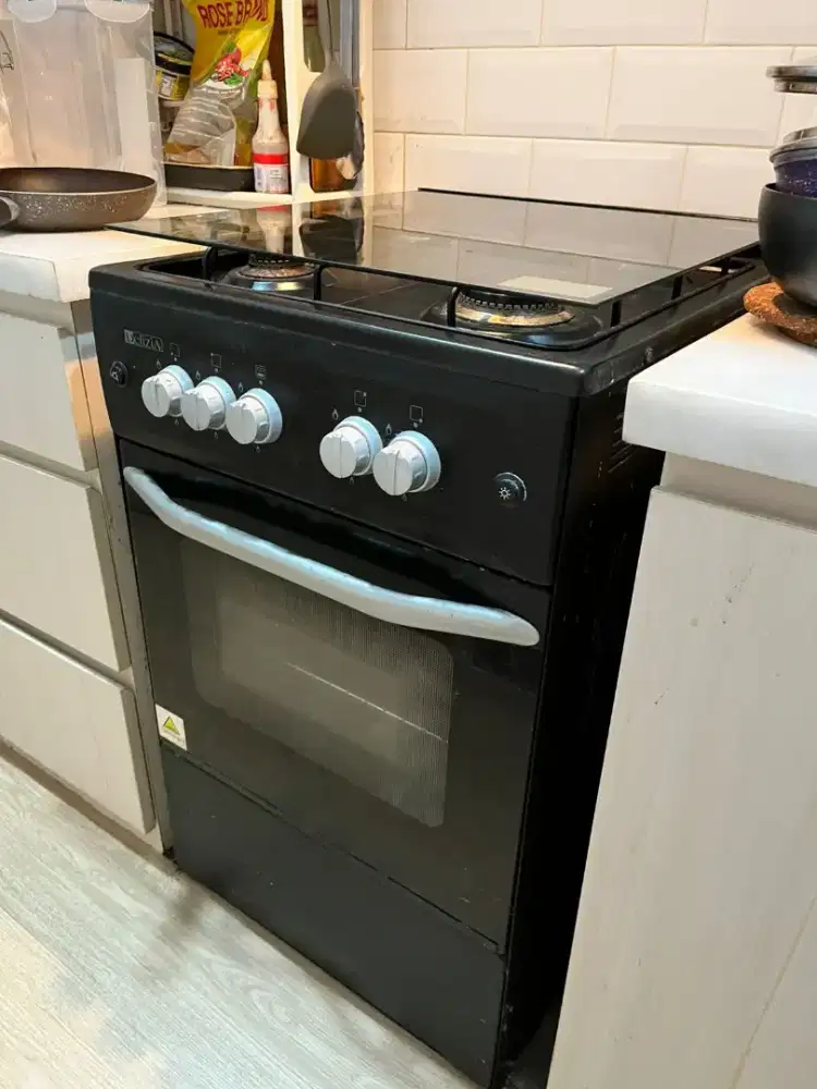 KOMPOR FREESTANDING 4 TUNGKU BUILT IN OVEN DELIZIA SORRENTO