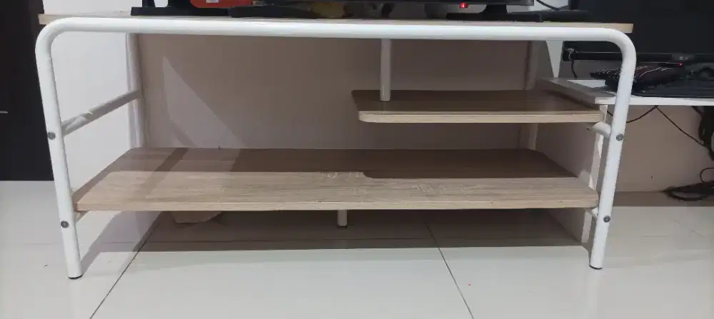 Meja TV Estetik White Walnut