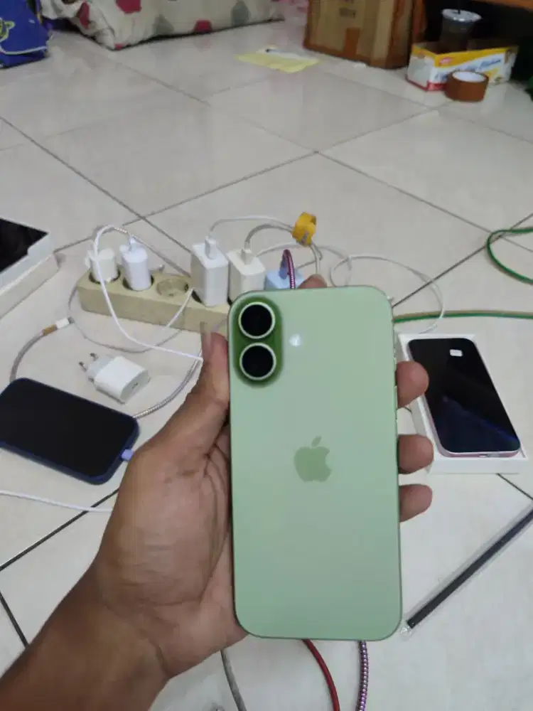 Iphone 17 256(hijau)