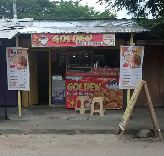 Booth Ayam Minimalis