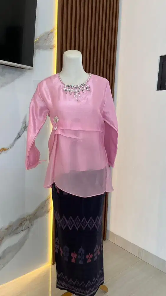 Kebaya set modern