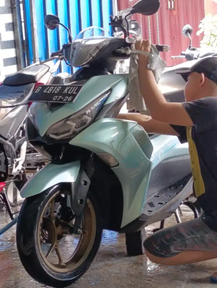 Dijual aerox 2021 warna abu abu