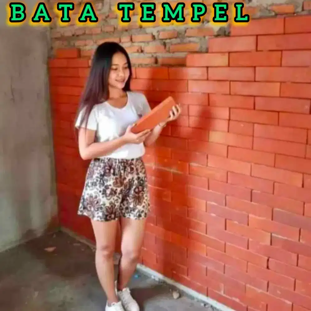Ornamen bata tempel expose terakota