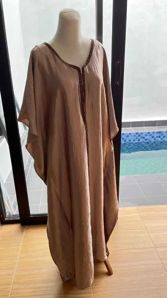 Kaftan bahan jatuh dan adem