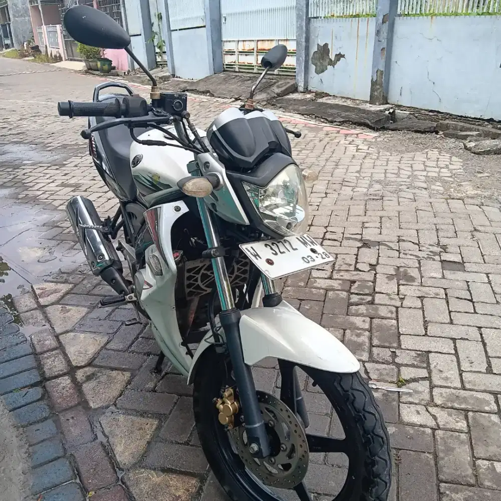 Jual vixion putih 2013