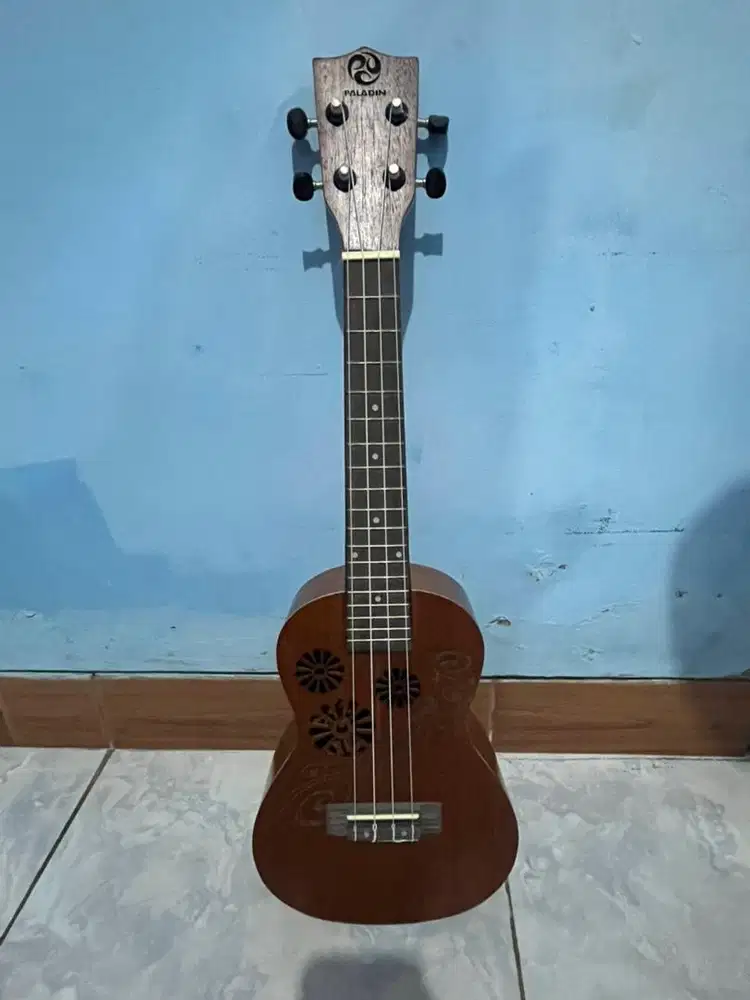 Ukulele merek paladin