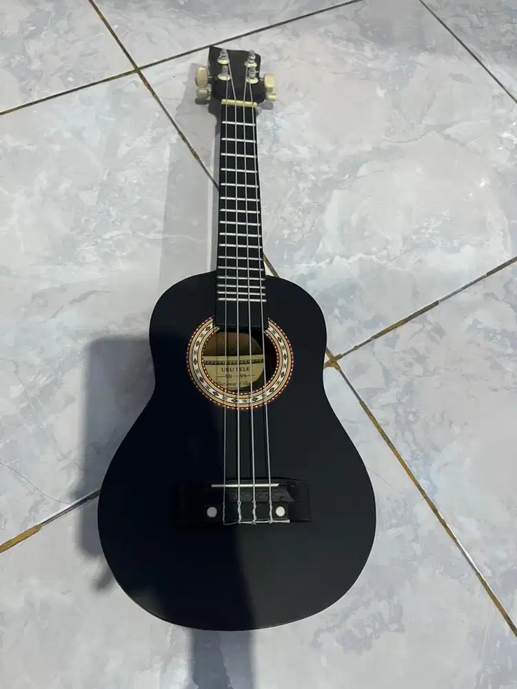 ukulele tanpa merek