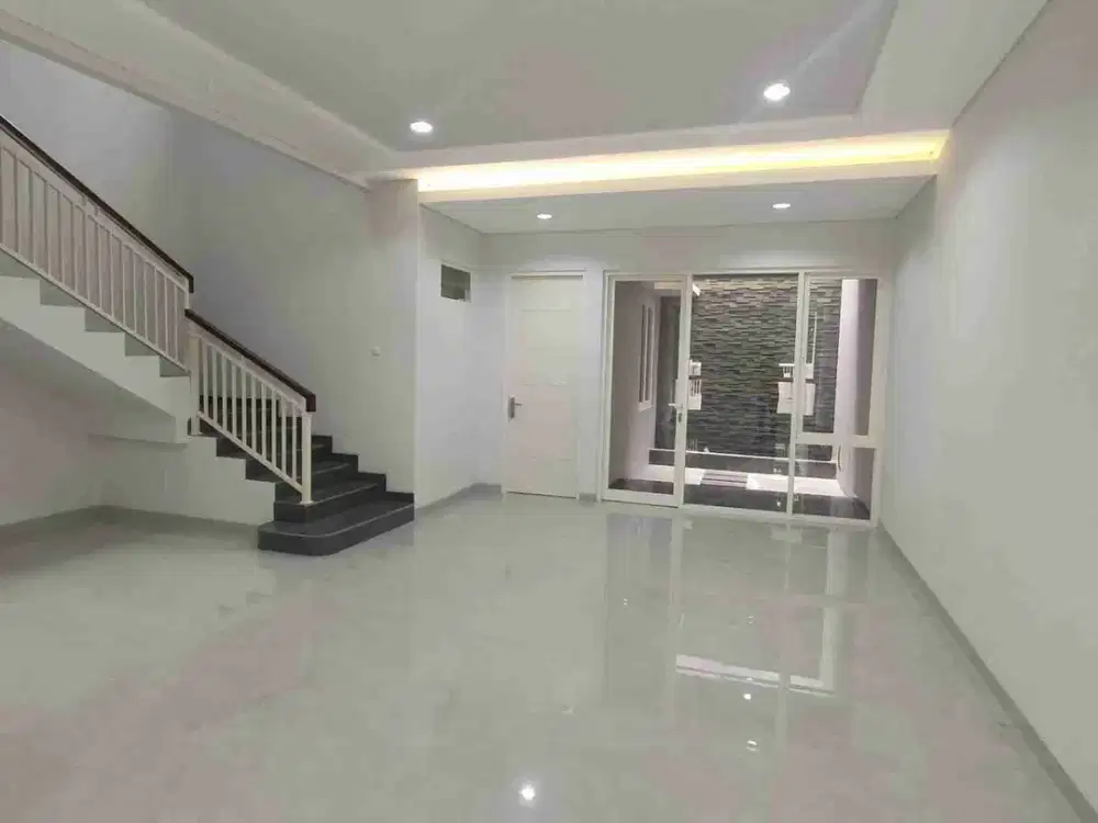 Dijual Rumah Baru Manyar Indah