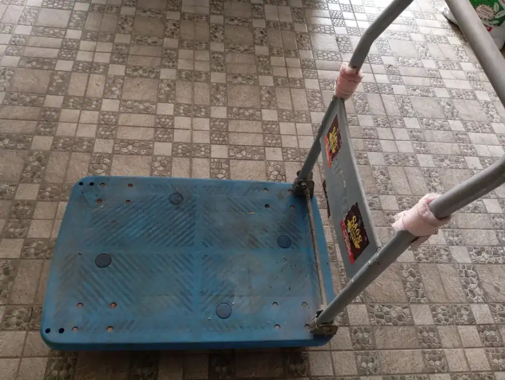 Troli angkat barang