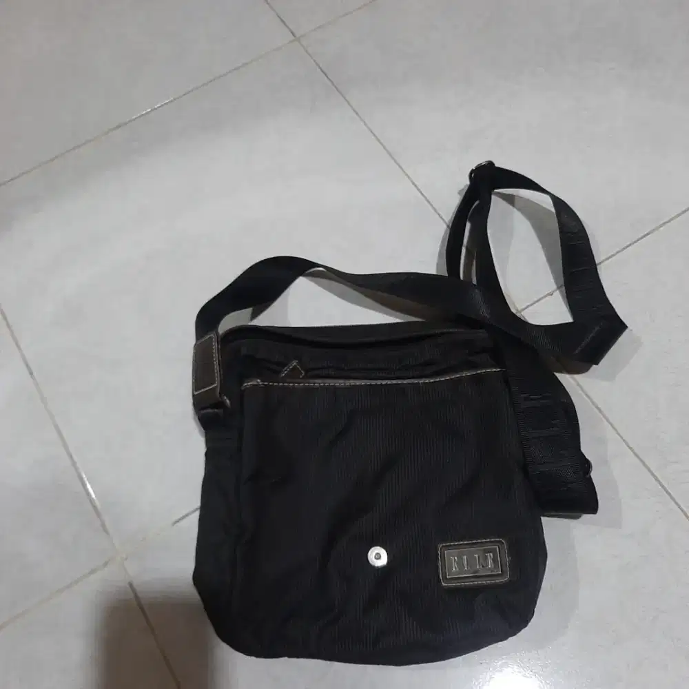 Tas slempang unisex ELLE