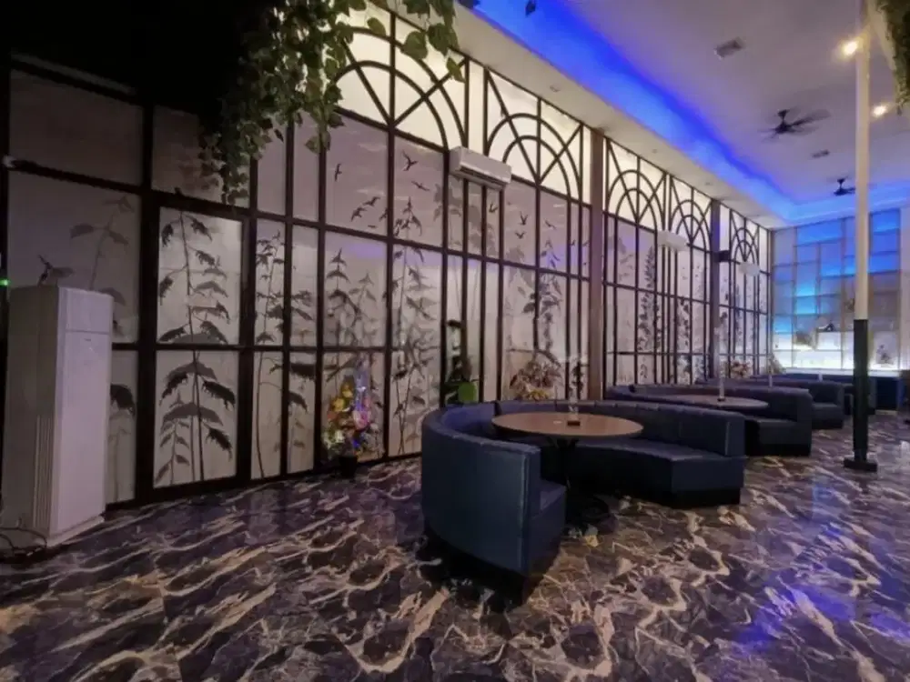 Disewakan Ruang Usaha Super Mewah Lokasi Banjarsari,Solo Luas 578m2