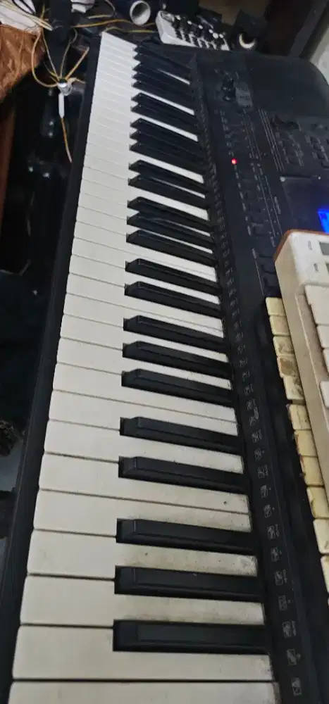 Yamaha PSR E453