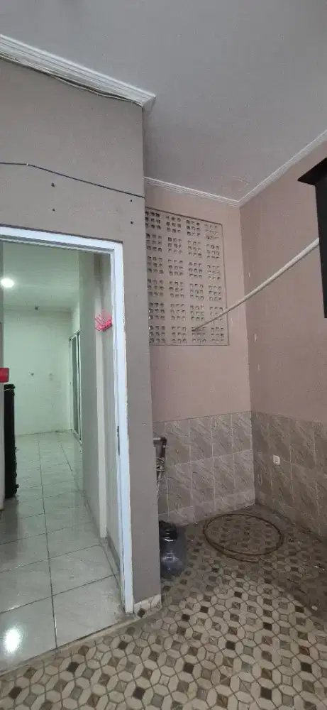 Disewakan Ruko Rumah 2 lantai Akses jalan raya d Kreo