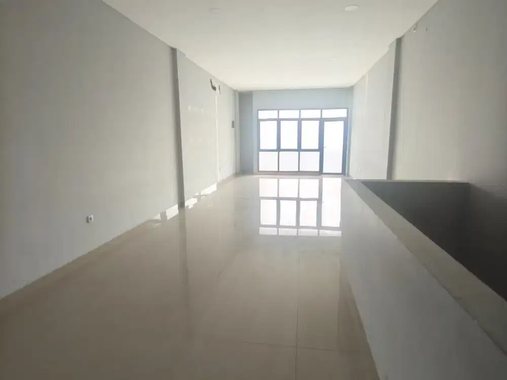 Ruko Ramai !!! Strategis di Pinggir Jalan Tebet Jakarta Selatan