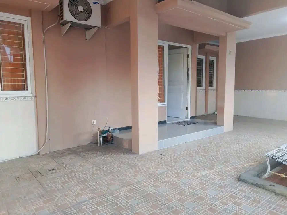 Dijual rumah di Grand Delta sari
