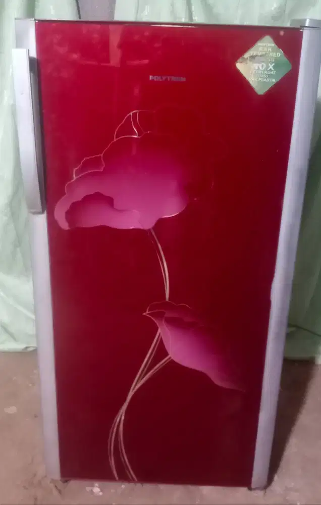 Kulkas 1 pintu POLYTRON.Mesin original pabrik belum rusak.