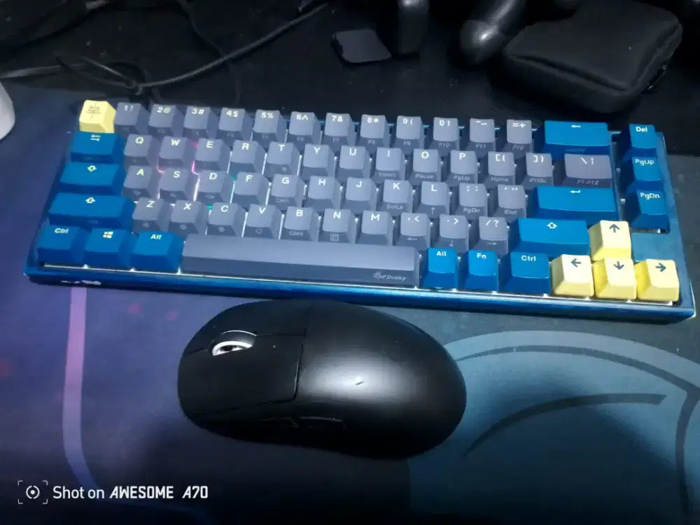 Mouse Logitech G pro wireless + Keyboard Ducky One 3 mini Daybreak