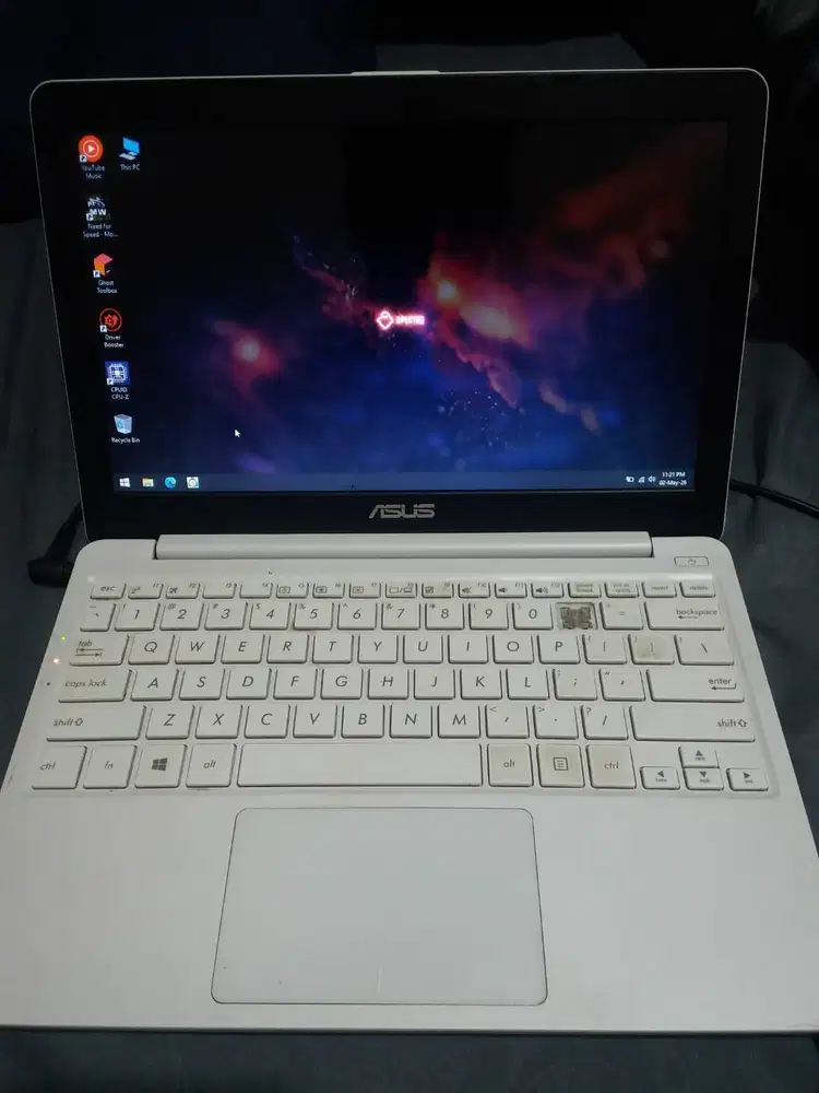 DIJUAL ATAU BARTER ASUS E203M 2GB RAM