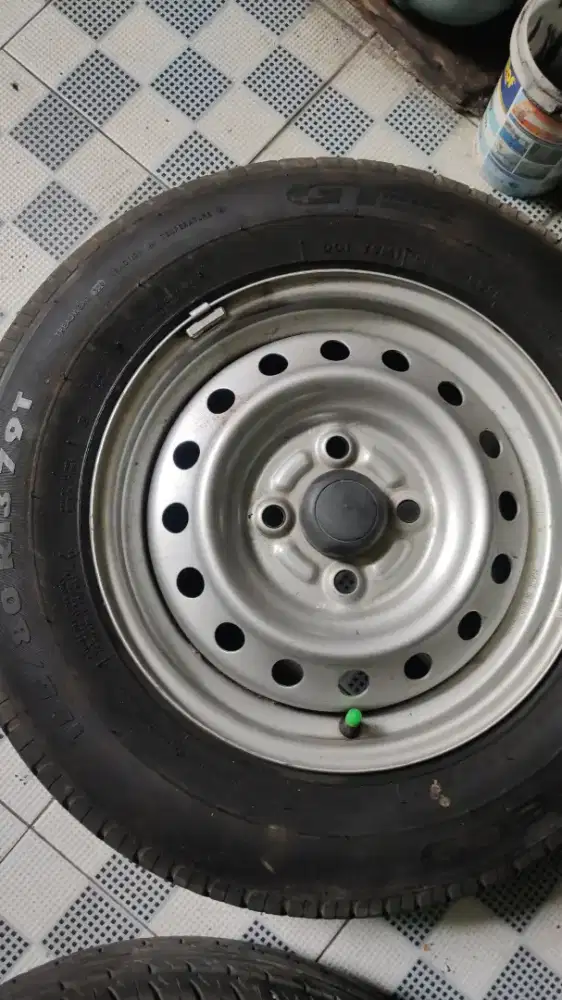 Ban+velg sigra standar pabrik Ring 13