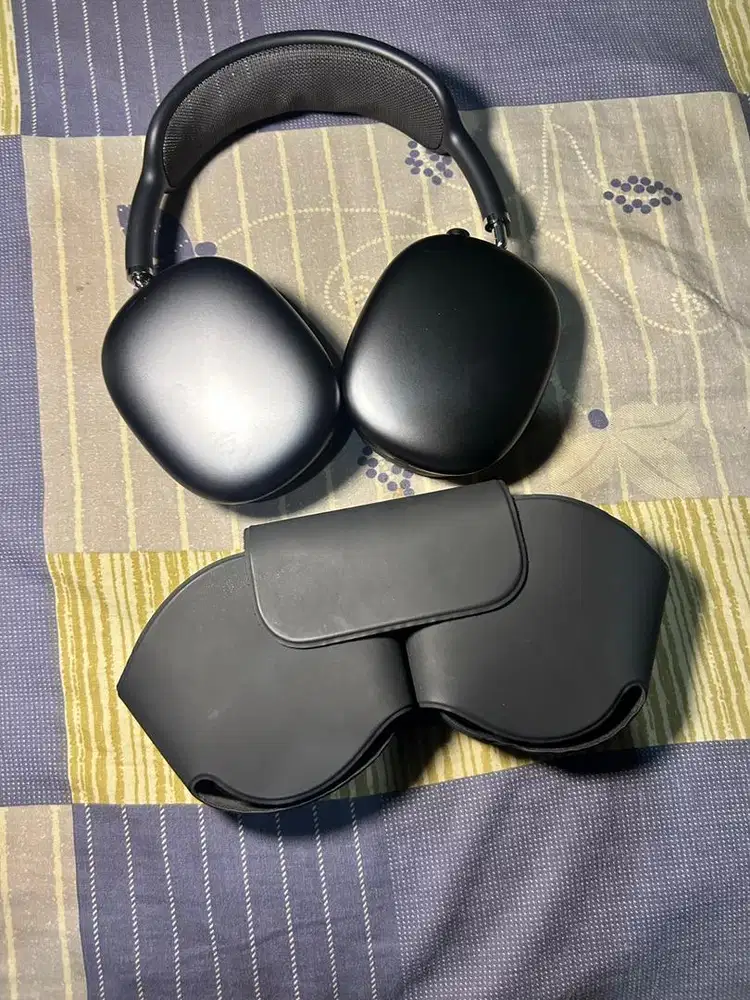 Airpods max Gen 1 lightning