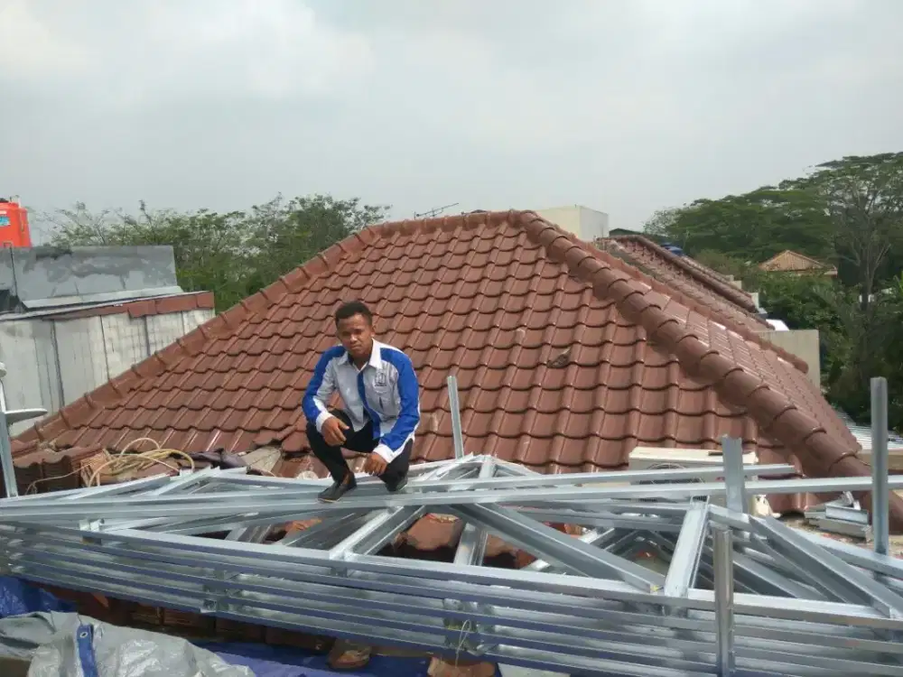 Tukang pasang baja ringan tukang las perbaikan atap bocor renovasi dll