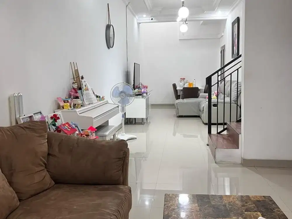 RUMAH CANTIK MURAH !!! Luas 114 di Komplek Kimia Farma Jakarta Timur